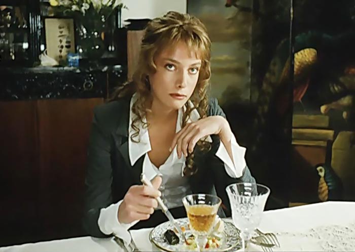 Елена Камаева в фильме Нежный возраст