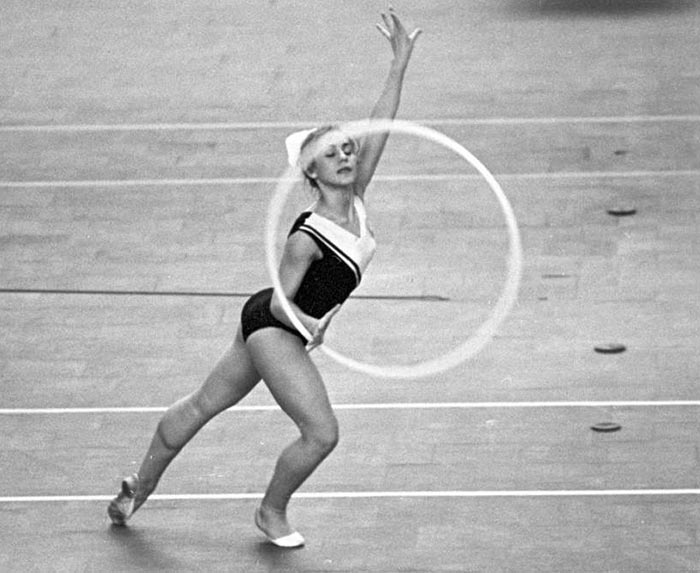 гимнастка Елена Карпухина