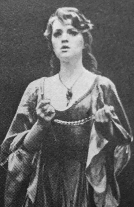 Елена Кайранская на театральной сцене