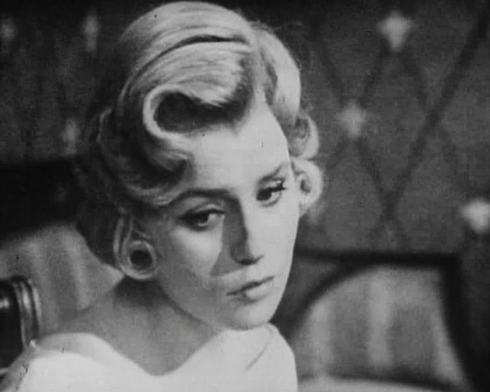 Елена Кайранская в фильме-спектакле Улица Ангела