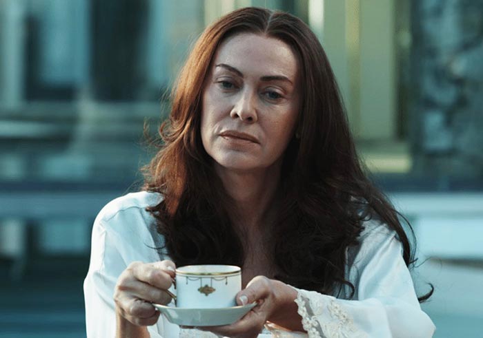 Елена София Риччи в фильме Лоро 2