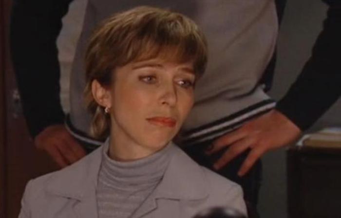 Елена Соколова в сериале Улицы разбитых фонарей 9