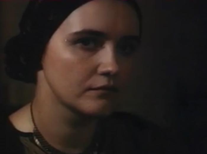 Елена Земляникина в фильме Семья вурдалаков