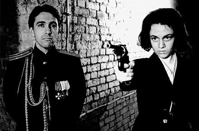 Элеонора Леви в фильме Два капитана 2