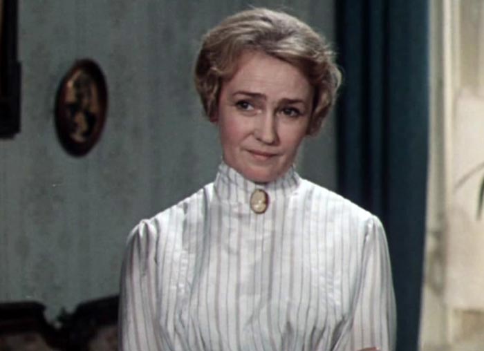 Елизавета Акуличева в фильме Первые радости