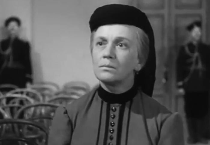 Елизавета Солодова в фильме Казнены на рассвете...