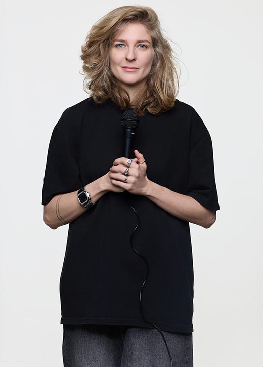 стендап-комик Лиза Варвара Аранова