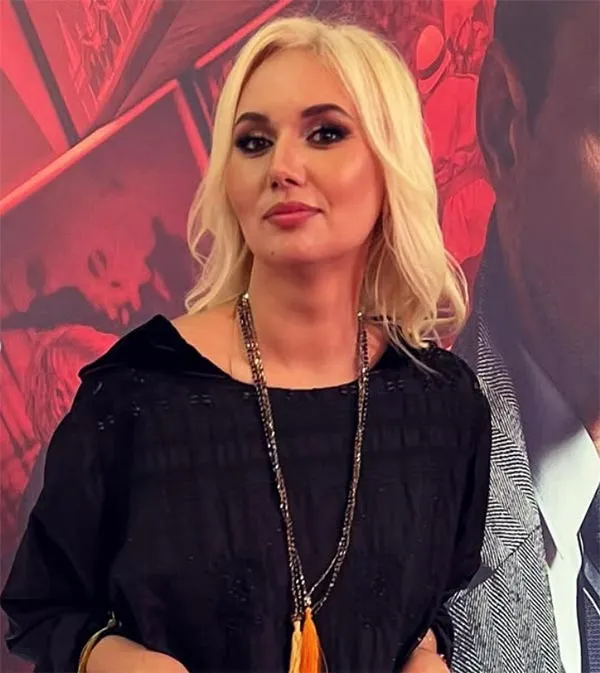 модель Элли Бикеева