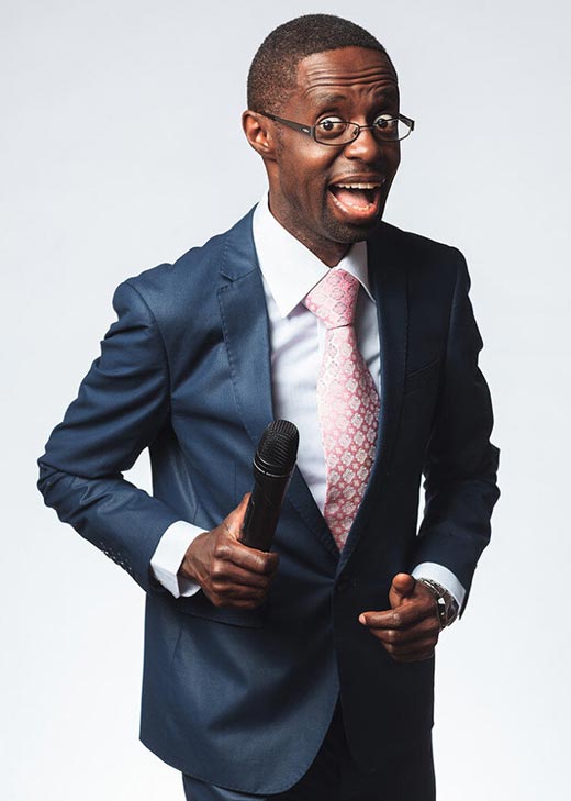 шоумен Эндрю Нджогу