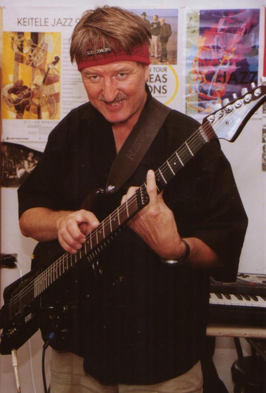 гитарист Энвер Измайлов