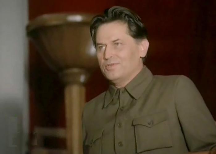 Евгений Гвоздев в фильме Челюскинцы
