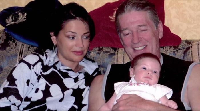 Евгения Абдулова в детстве с родителями