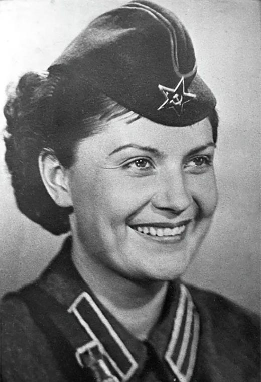 Евгения Горкуша в фильме Пятый океан