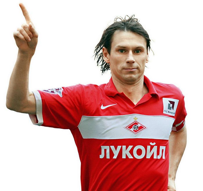 футболист Егор Титов