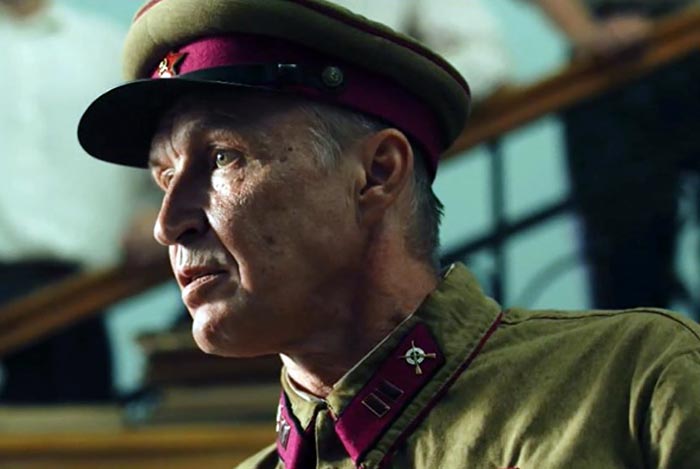 Геннадий Косарев в сериале Обгоняя время