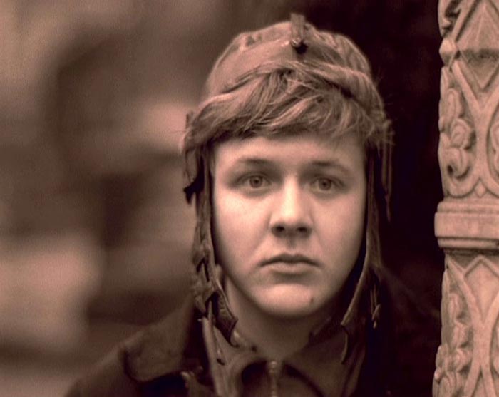 Геннадий Фролов в фильме Завтра была война