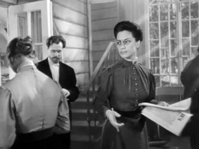 Генриетта Егорова в фильме Сквозь ледяную мглу