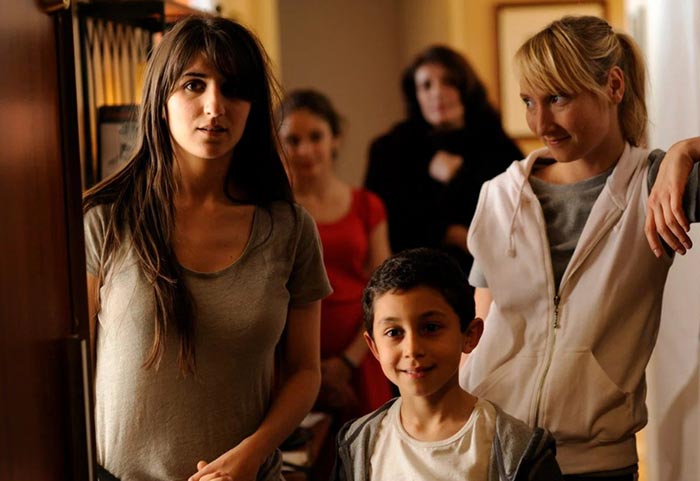 Жеральдина Накаш в фильме Всё, что блестит