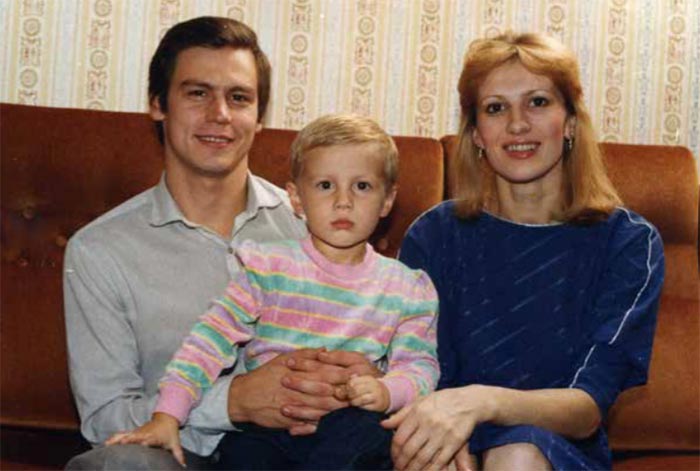 Александр Ткачев с женой и сыном