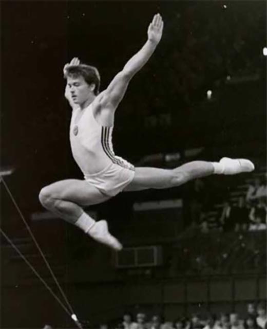 гимнаст Владимир Артемов вольные упражнения