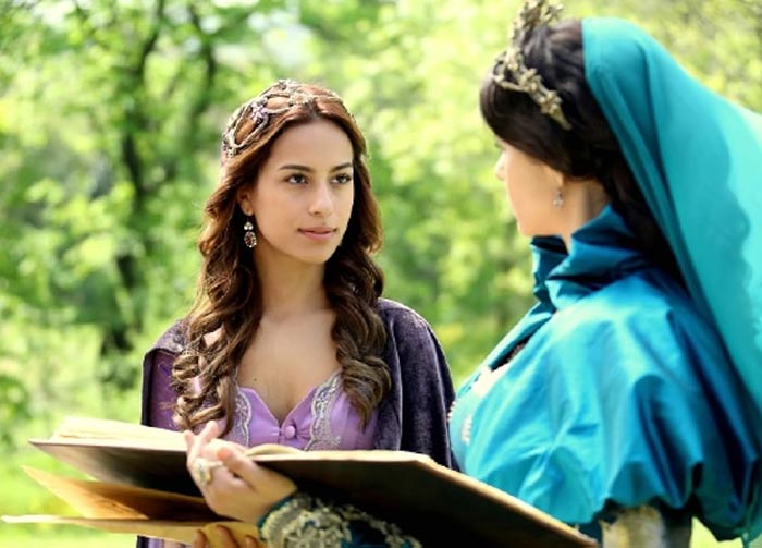 Гизем Эмре в сериале Великолепный век. Империя Кёсем