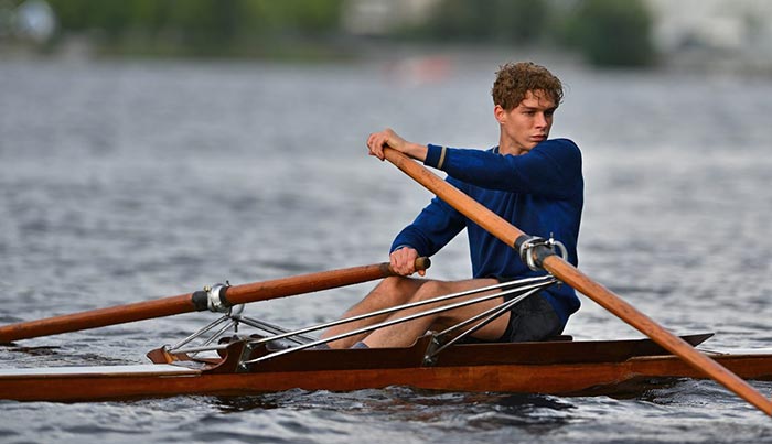 Глеб Калюжный в роли Юрия Тюкалова