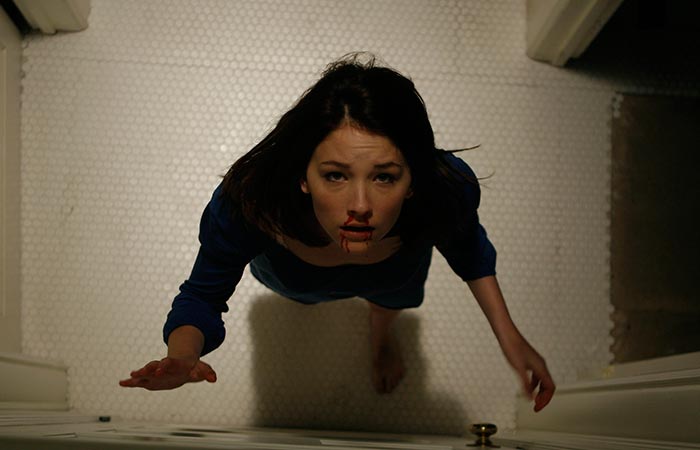 Хейли Беннетт в фильме Призраки Молли Хартли