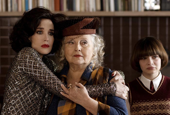 Ханна Шигулла в фильме Петер фон Кант