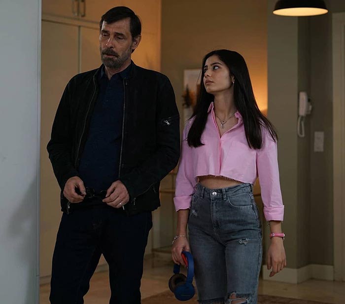 Хелин Кандемир в сериале Бумажный дом