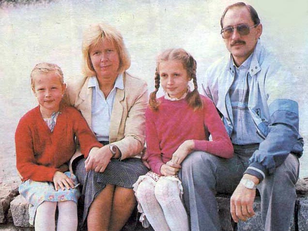 Хелмут Балдерис с женой и дочерьми