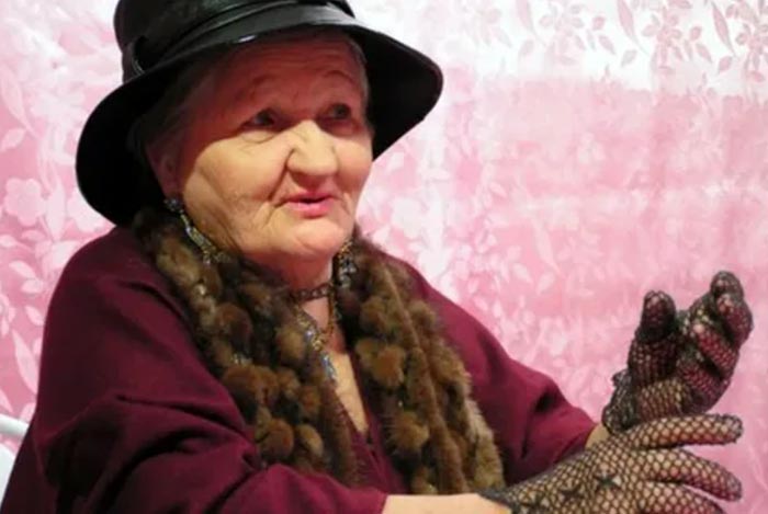 Катя Медведева в фильме Инзеень-малина