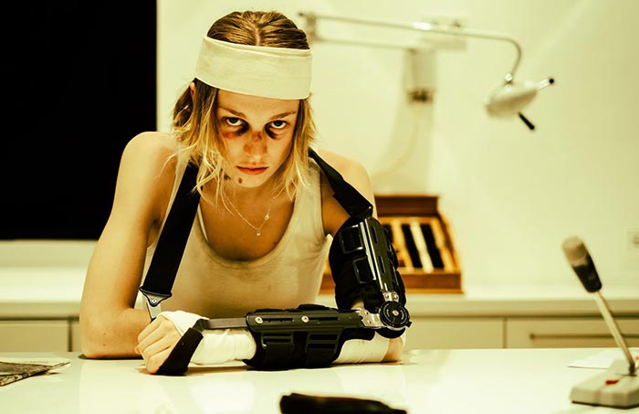 Хантер Шафер в фильме Кукушка