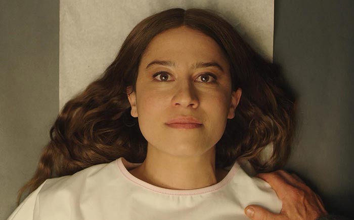 Илана Глейзер в фильме Ложноположительный