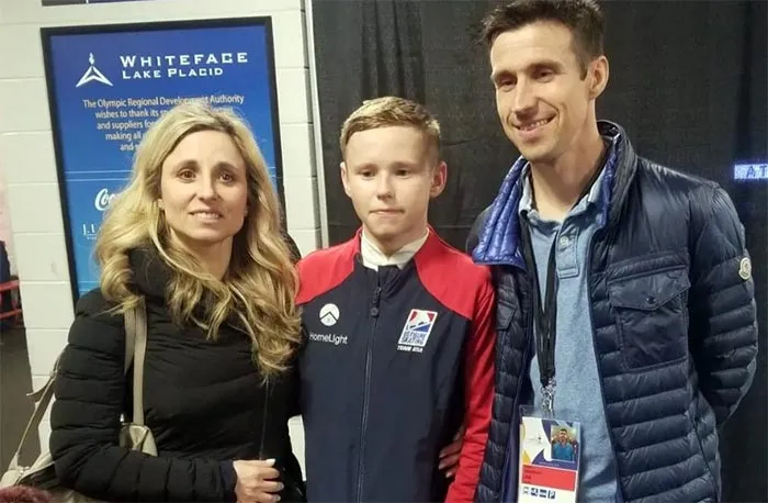 Илья Малинин в детстве с родителями