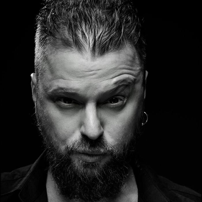 музыкант и певец Илья Чёрт