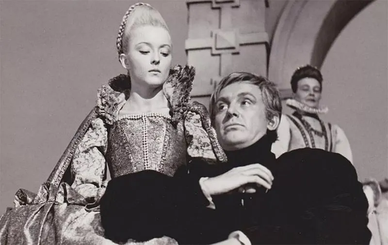 Иннокентий Смоктуновский в роли Гамлета