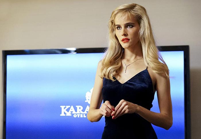 Изабель Лукас в сериале МакГайвер