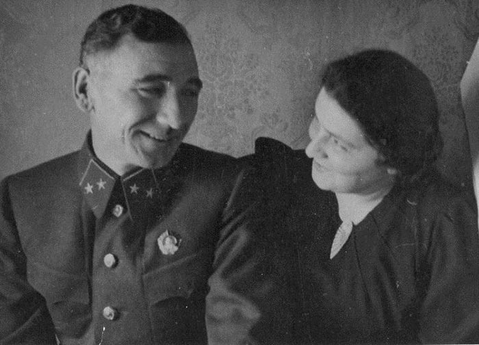 Исса Плиев и жена Екатерина в молодости