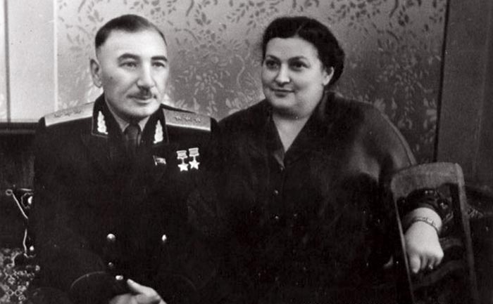 Исса Плиев и жена Екатерина