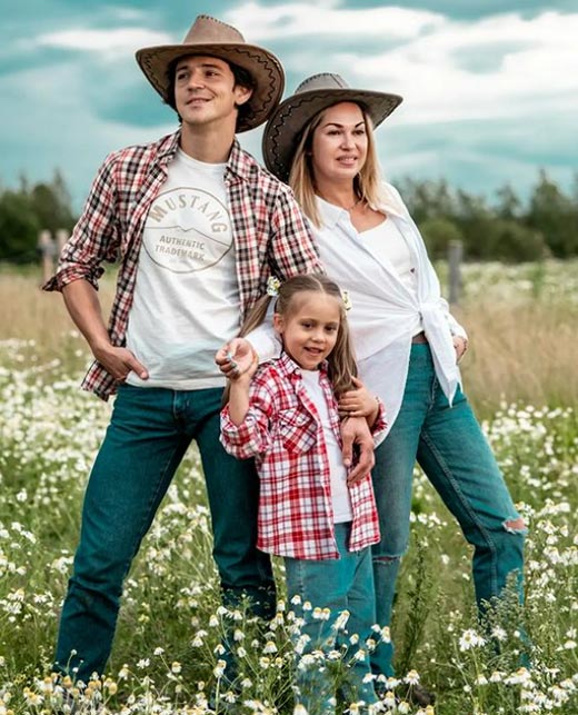 Иван Федорук с женой и дочерью