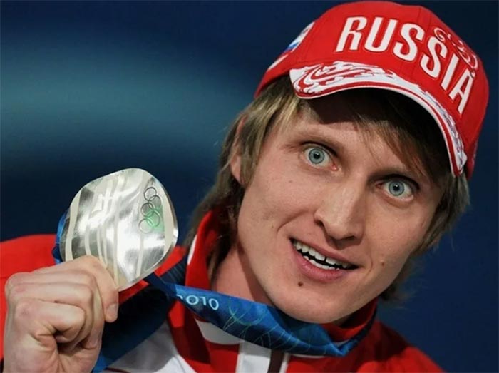 Российский конькобежец Иван Скобрев