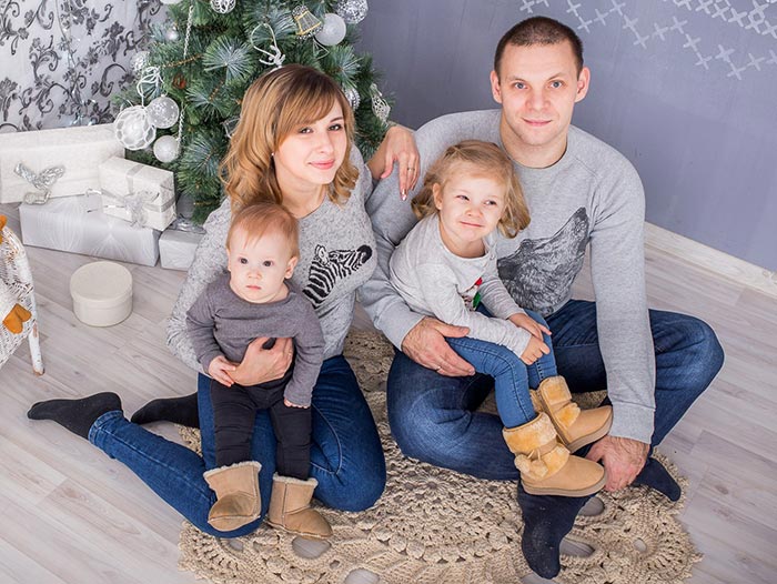 Иван Вагнер с женой и детьми