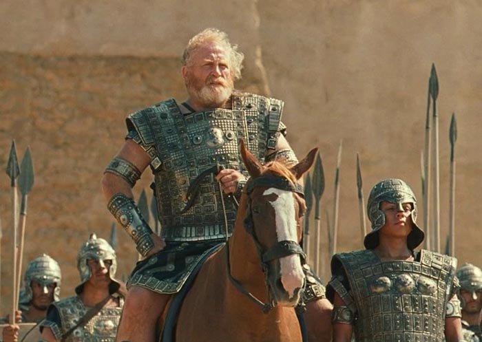 Джеймс Космо в фильме Троя