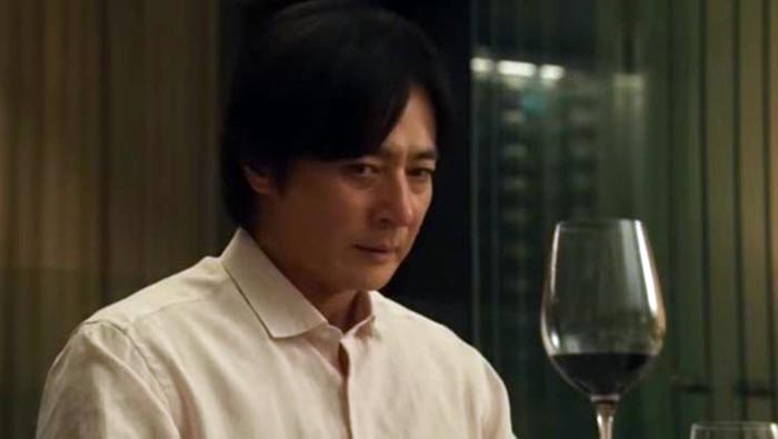 Чан Донгон в фильме Нормальная семья