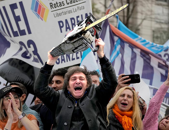 Хавьер Милей с бензопилой