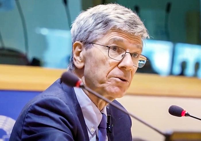 Американский экономист Джеффри Сакс