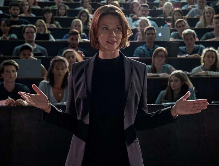 Джессика Шварц в сериале Биохакеры