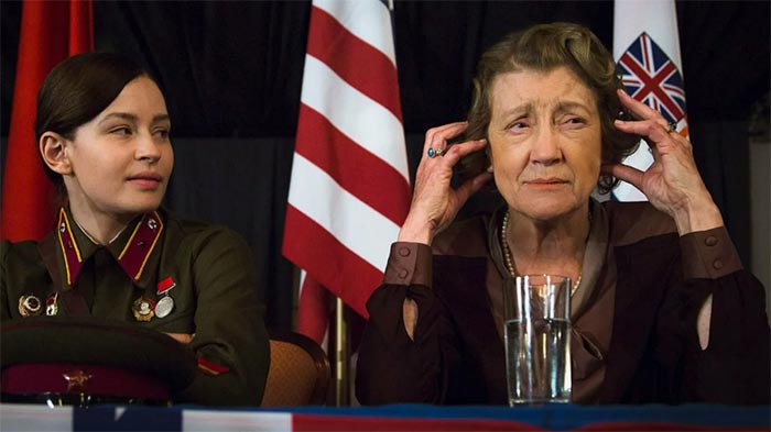 Джоан Блэкхэм в роли Элеоноры Рузвельт