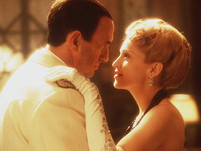 Джонатан Прайс в фильме Эвита