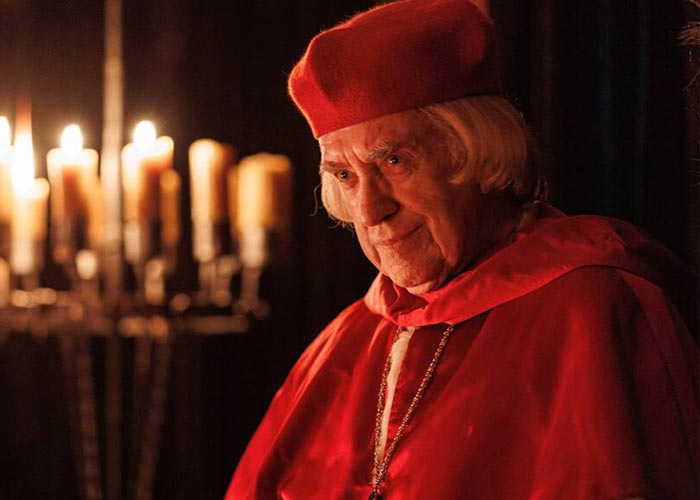 Джонатан Прайс в фильме Волчий зал: Зеркало и свет